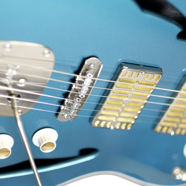Body Detail, Ocean Turquoise Metallic Volaré